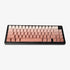 Gradient Pink keycaps op een toetsenbord – vloeiende overgang van wit naar roze